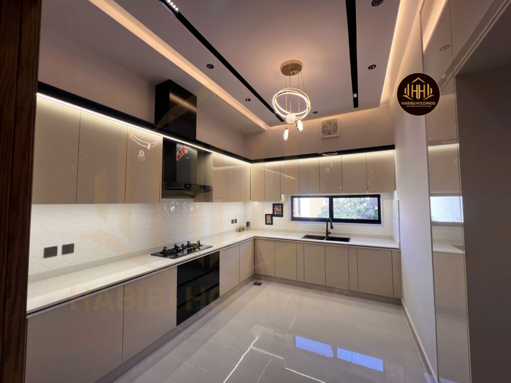 10 Marla House for Sale in Bahria Town Lahore – A Perfect Family Home & Investment
