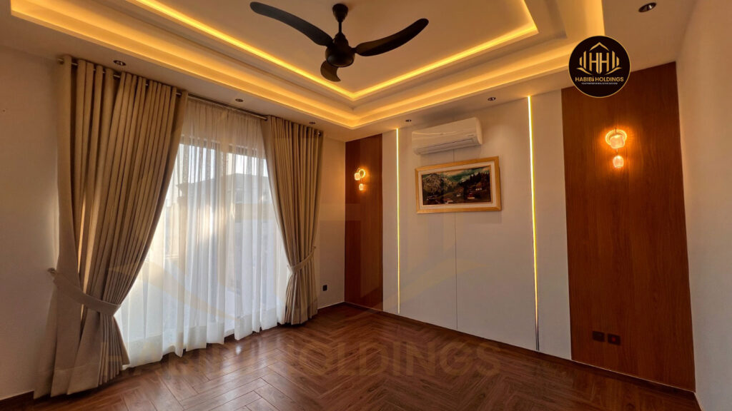10 Marla House for Sale in Bahria Town Lahore – A Perfect Family Home & Investment
