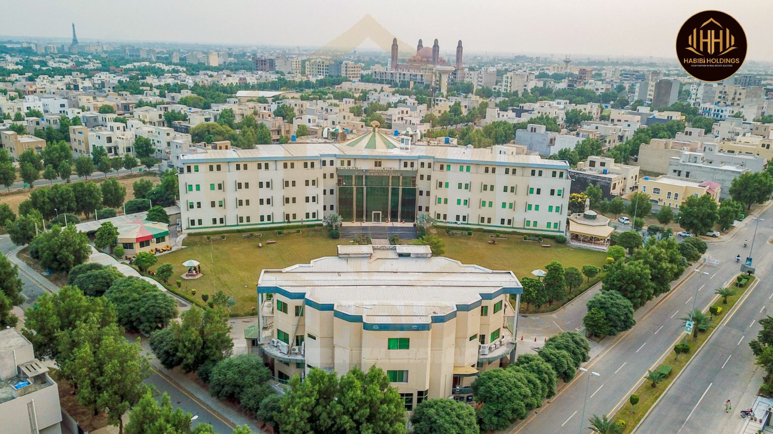 Top Brands in Bahria Town Lahore: Clothing, Malls, and Food